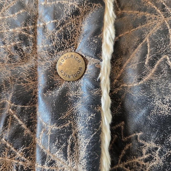 Woolrich Women's Faux Leather Leaf Print Distressed Sherpa Lined Vest Sz Medium - Picture 8 of 14